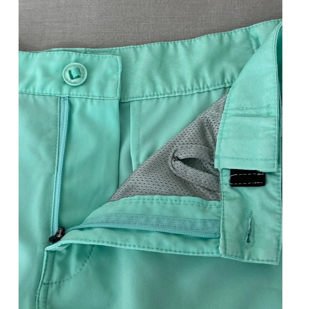 Huk Performance Shorts Light Green Mens Medium